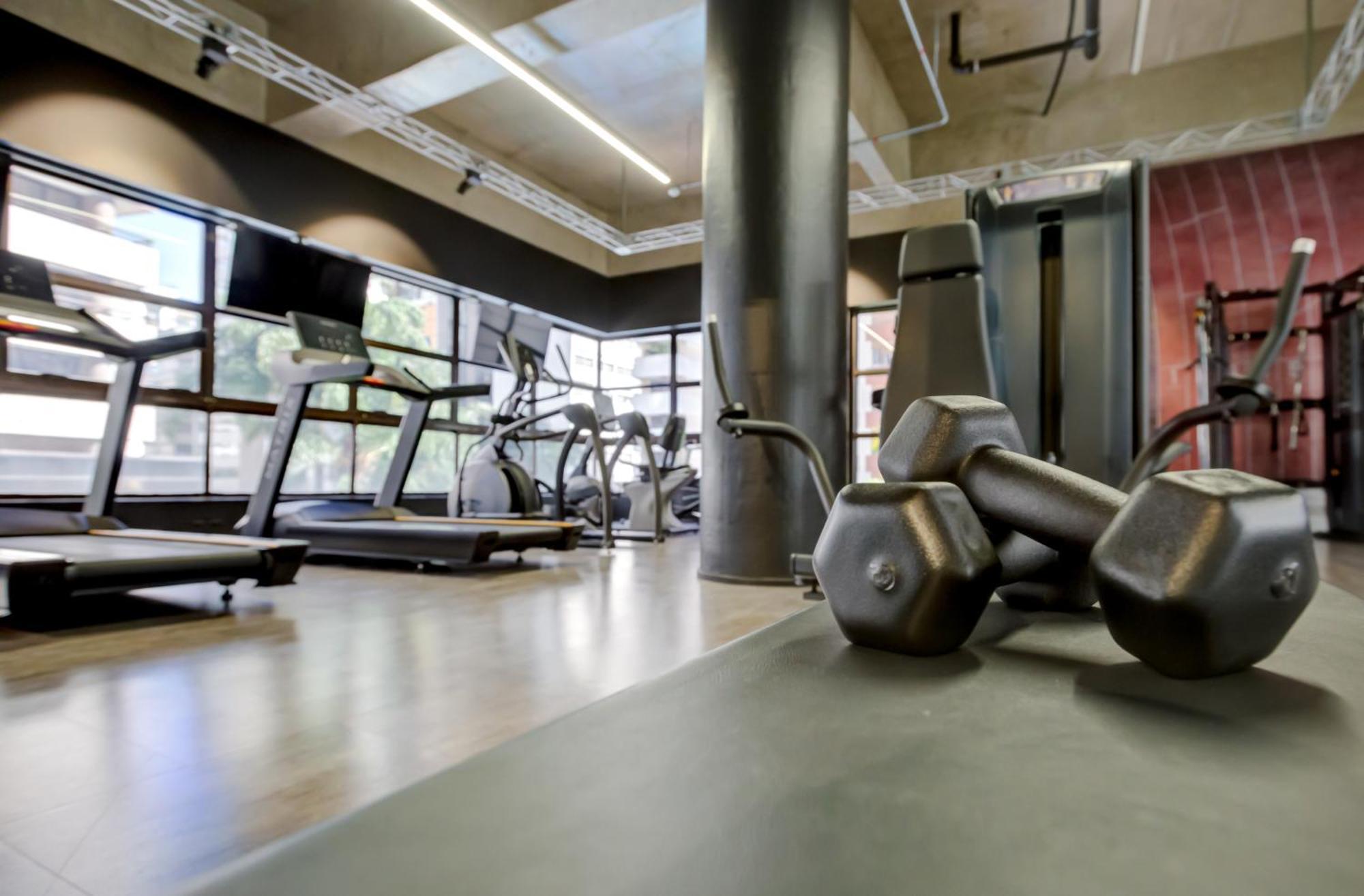 Radisson Sao Paulo Paulista Hotel Eksteriør billede The gym at the hotel