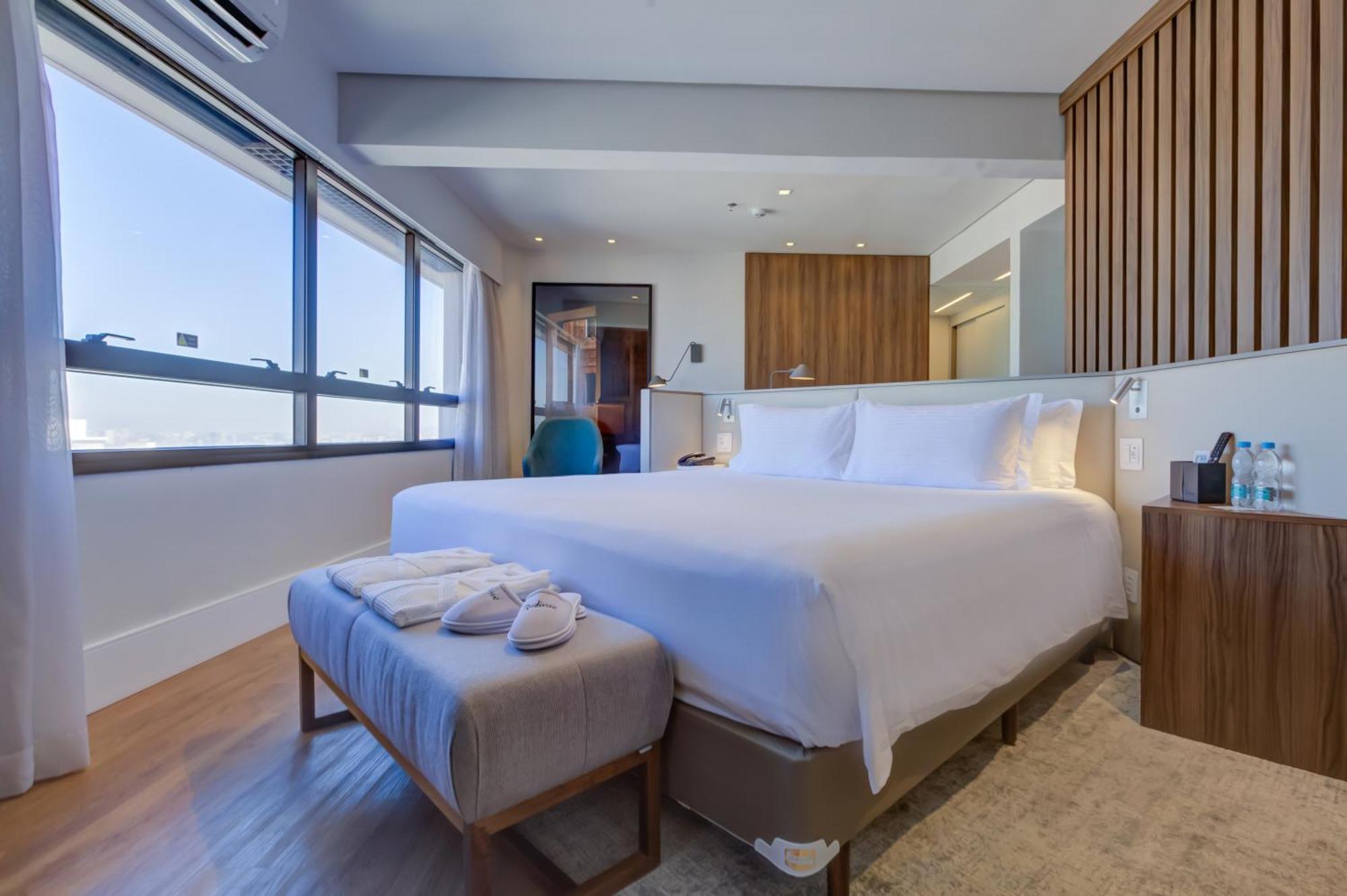 Radisson Sao Paulo Paulista Hotel Eksteriør billede A bedroom at the hotel